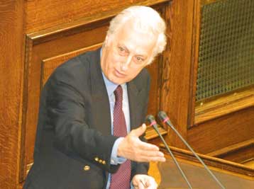 Ανοιχτό το ενδεχόμενο αλλαγής του θεσμικού πλαισίου για τις άδειες