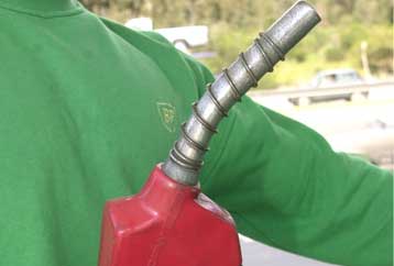 Αυξομειώσεις κατά μία δραχμή στις βενζίνες και το πετρέλαιο