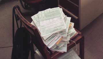 Καθυστερεί η αποστολή τους, φόβοι για εκπρόθεσμες δηλώσεις