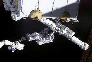 Σε λειτουργία τέθηκε ο νέος βραχίονας του Διεθνούς Διαστημικού Σταθμού