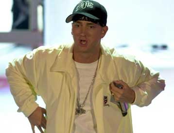 Η μουσική των ΗΠΑ προωθεί τη βία, αποκαλύπτει η Κρατική Επιτροπή Εμπορίου