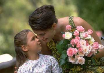 Τα γονίδια που ωθούν τις γυναίκες να τεκνοποιούν σε νεαρή ηλικία διαδίδονται