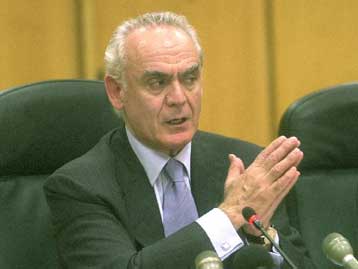 «Η μείωση των εξοπλισμών είναι δική μας υπόθεση»