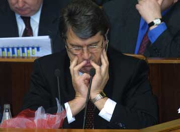 Την Πέμπτη αποφασίζεται η τύχη της κυβέρνησης Γιουστσένκο