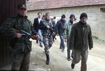 Ελεύθεροι 143 Αλβανοί από τις γιουγκοσλαβικές φυλακές