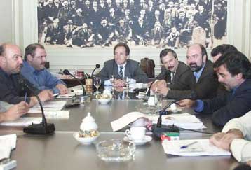 Η ΓΣΕΕ ενημερώνει τα κόμματα της αντιπολίτευσης για το ασφαλιστικό