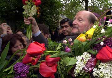 Πολιτικά κίνητρα; Δικαστικό «όχι» στη συμμετοχή του πρώην βασιλιά Συμεών στις εκλογές της Βουλγαρίας