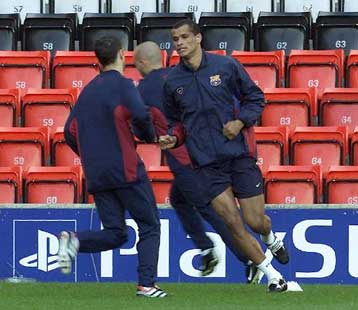 Η Μπαρτσελόνα η πρώτη ομάδα που συνεχάρη τον Ολυμπιακό