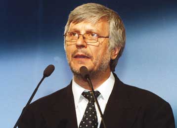 Ο βουλευτής της ΝΔ ανακοίνωσε ότι θα είναι υποψήφιος γραμματέας της ΚΕ