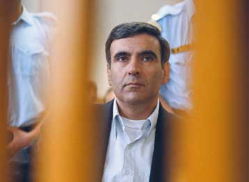 Για τον Ιούνιο αναβλήθηκε η δίκη Λεσπέρογλου για τα πλαστά ταξιδιωτικά έγγραφα