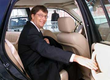 Ο Σαμ Ουόλτον ο πλουσιότερος άνθρωπος και όχι ο Μπιλ Γκέιτς