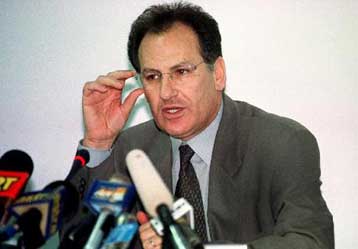 Επιρρίπτει ευθύνες στο Δήμο Αθηναίων για την τσιμεντοποίηση της περιοχής