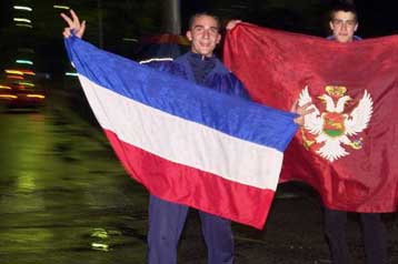 Με μικρότερη από την αναμενόμενη διαφορά προηγείται ο Τζουγκάνοβιτς