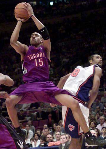 Κέρδισαν 92-85 τους Ράπτορς και προηγούνται 1-0 στις νίκες