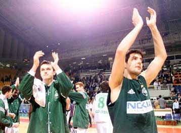 Ο Παναθηναϊκός στην κορυφή της Α1 με περίπατο 68-59 επί της ΑΕΚ