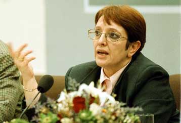 Απορρίπτει το νέο νομοσχέδιο η Αλ.Παπαρήγα, απέχει από διάλογο