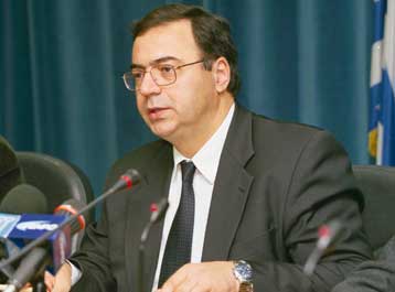 Όποιος έχει εναλλακτική πρόταση να την καταθέσει, λέει ο υπουργός