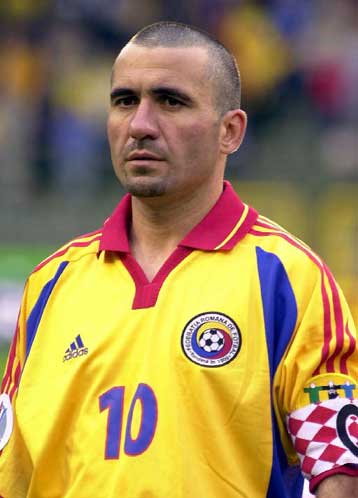 Για 11,3 εκατ. δρχ. πωλήθηκε η στολή που θα φορέσει ο Χάτζι στον αποχαιρετιστήριο αγώνα του