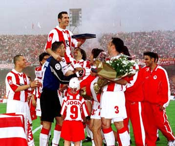 Με νίκη επί του ΠΑΣ ο Ολυμπιακός κατακτά το πέμπτο συνεχόμενο πρωτάθλημα