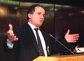 Με υποχωρήσεις μπορεί να υπάρξει διάλογος, λέει ο Χρ.Πολυζωγόπουλος