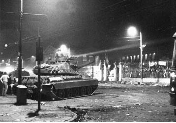 Οι Ένοπλες Δυνάμεις αποτελούν σήμερα βασικό δημοκρατικό θεσμό, τόνισε ο ΥΠΕΘΑ