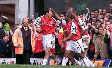 Η Αρσεναλ 4-1 την Έβερτον, χαμόγελα για Ίπσουϊτς και Λιντς – Σκόνταψε η Σάντερλαντ