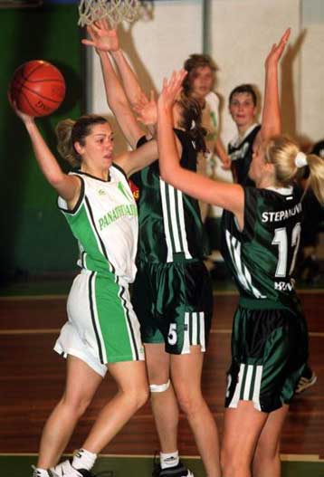 Η Oρσί στον τελικό, 65-45 την Μπρνο