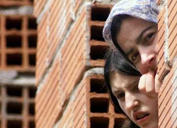 Εκρηκτικές διαστάσεις λαμβάνει στην Αλβανία η διακίνηση ανηλίκων σε δίκτυα πορνείας