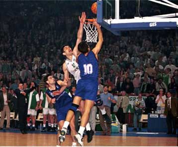 Ο Παναθηναϊκός καλεί όσους συνδύασαν το όνομά τους με τον τότε τίτλο στο Παρίσι