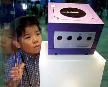 Μετά το Dreamcast, τι; Ανάπτυξη παιχνιδιών για το GameCube, περικοπές προσωπικού από τη Sega