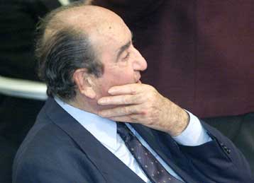 Κρυψίνοια καταλογίζει στην κυβέρνηση ο επίτιμος πρόεδρος της ΝΔ