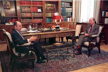 Προτεραιότητα της κυβέρνησης το ασφαλιστικό, είπε στον Πρόεδρο ο πρωθυπουργός