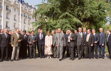 Για ενιαίο φορολογικό σύστημα και διεύρυνση συζητούν οι «12» το Σαββατοκύριακο