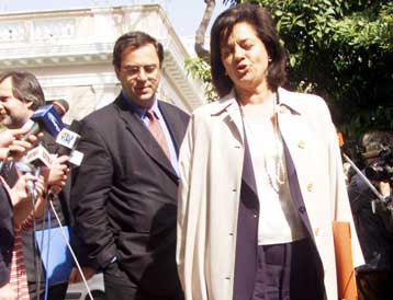 Φόρο σε υψηλόμισθους πρότειναν Β.Παπανδρέου – Κακλαμάνης