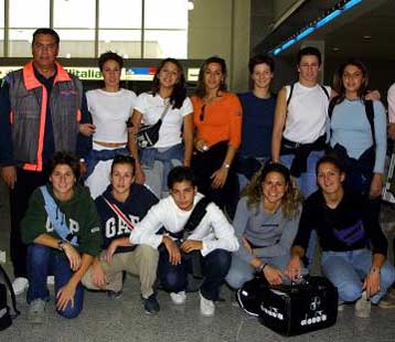 Το βάθρο στόχος της γυναικείας ομάδας πόλο του Ολυμπιακού στο Κύπελλο Κυπελλούχων