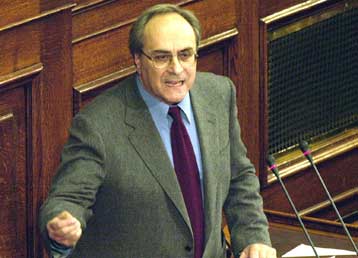 Κριτική στην κυβέρνηση από στελέχη του ΠΑΣΟΚ, κόμματα και συνδικαλιστές