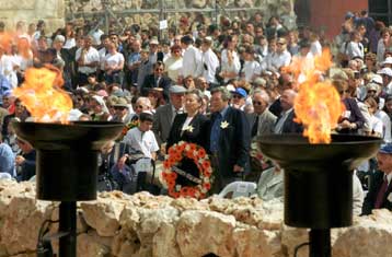 Τα θύματα του Ολοκαυτώματος τιμά το Ισραήλ