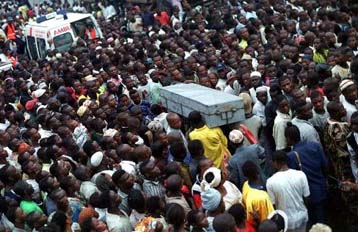 Τζαμί καταπλάκωσε πιστούς στο Λάγκος – Έχουν ανασυρθεί 12 νεκροί