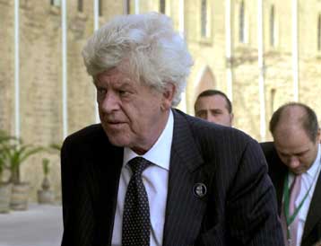 Δεν σχολιάζουμε κινήσεις άλλων τραπεζών, δήλωσε ο Ντούιζενμπεργκ