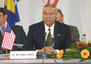 Ικανοποίηση Πάουελ από τις συνομιλίες στην ΠΓΔΜ – Στα Σκόπια ο Σολάνα