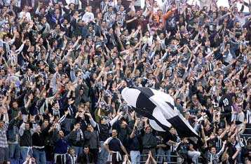 Οι οπαδοί του ΠΑΟΚ αντιδρούν με το δικό τους τρόπο