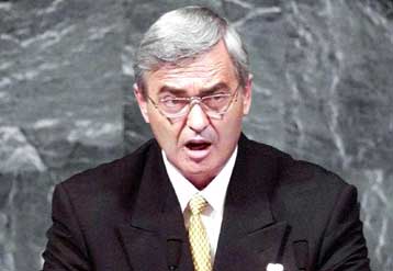 Στις κάλπες οι Αλβανοί στις 24 Ιουνίου, ανακοίνωσε ο πρόεδρος της χώρας