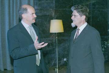 Για ελληνοτουρκικά και Βαλκάνια συζήτησε ο Γ.Παπανδρέου με το Δανό ομόλογό του