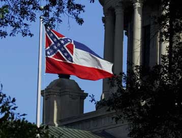 Οι κάτοικοι του Μισισίπι ψηφίζουν υπέρ της διατήρησης της σημαίας του Εμφυλίου