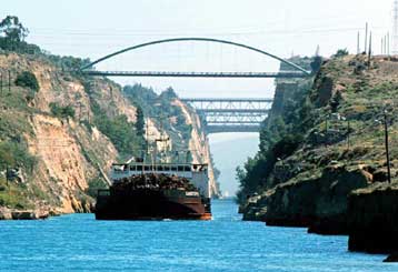 Κλειστή για έβδομη ημέρα η διώρυγα της Κορίνθου