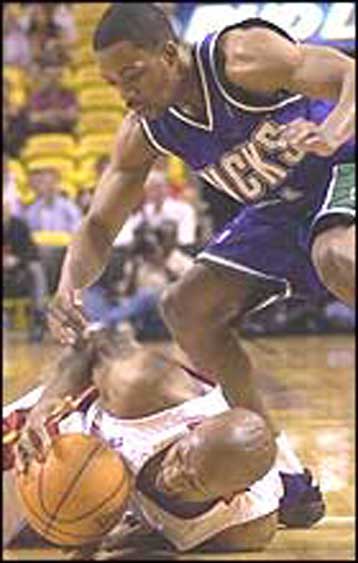 Ελπίδα για την τέταρτη θέση της Ανατολής από Ράπτορς