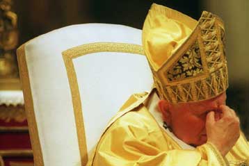 Σε μήνυμα από την Πνύκα και λειτουργία στο ΟΑΚΑ κατέληξε ο ποντίφικας