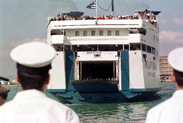 Αρση του απαγορευτικού απόπλου από τον Πειραιά