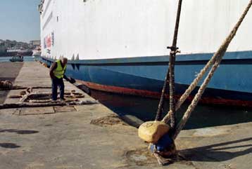 Δεμένα τα πλοία για τα νησιά του Αιγαίου, την Κρήτη και τα Δωδεκάνησα