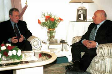 Επαφές του Τούρκου υπουργού Εξωτερικών με την τουρκοκυπριακή ηγεσία